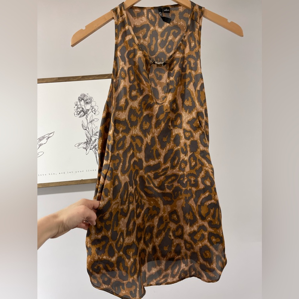 Milano silky sleeveless tank animal print tunic length pockets size small